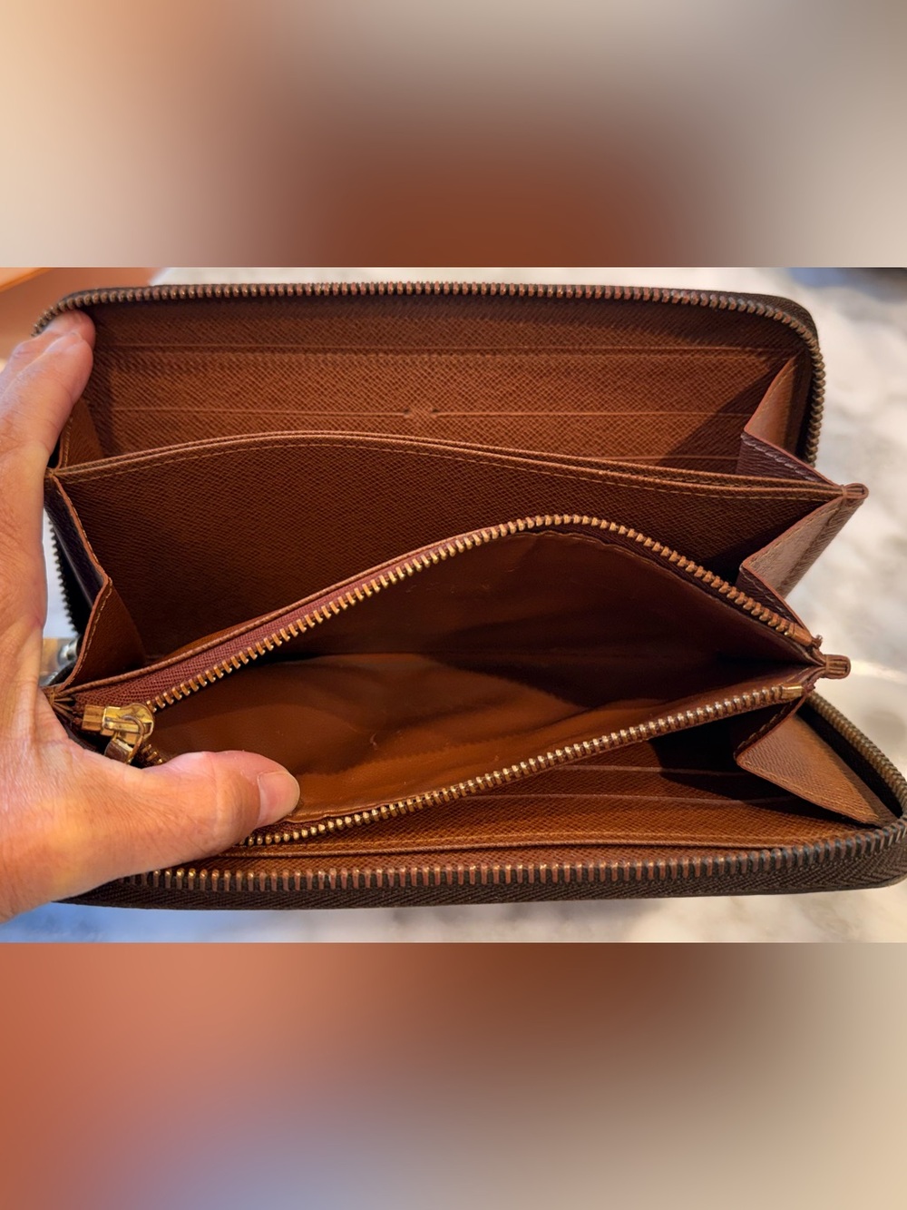 Authentic Louis Vuitton Zippy Wallet! - Picture 11 of 15